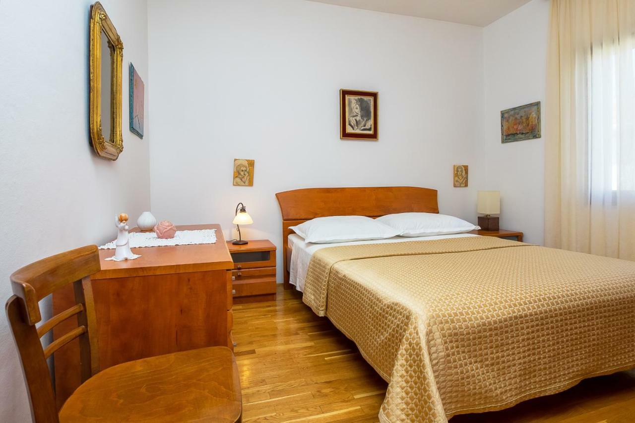 Apartment Olivera Трогир Экстерьер фото