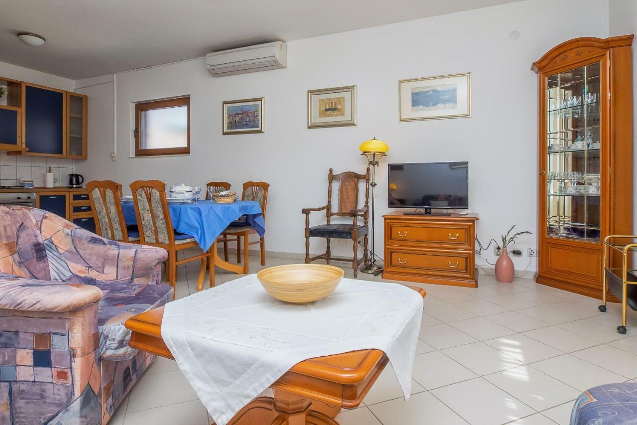 Apartment Olivera Трогир Экстерьер фото