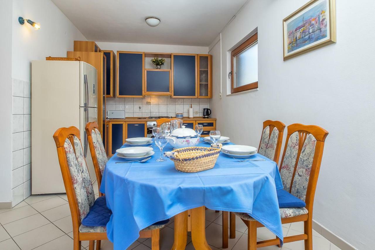 Apartment Olivera Трогир Экстерьер фото