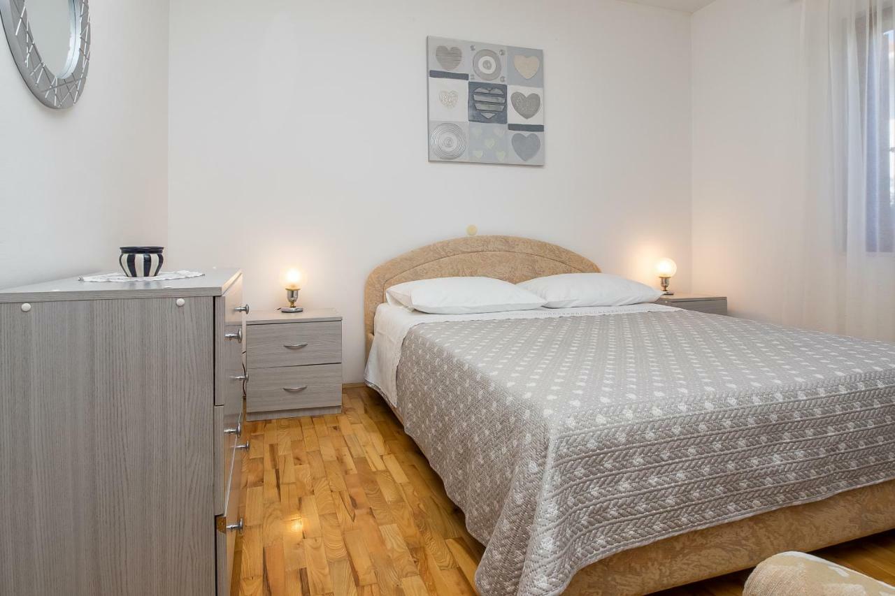 Apartment Olivera Трогир Экстерьер фото