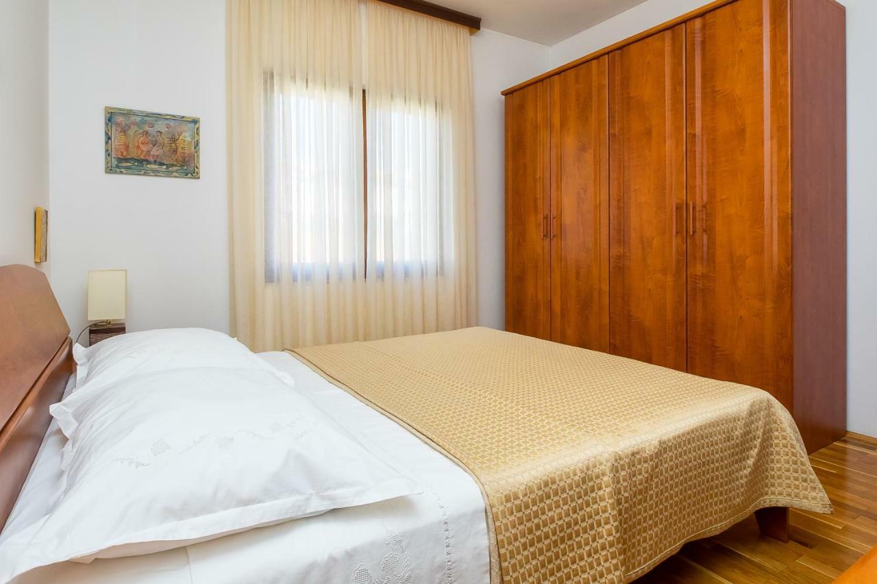 Apartment Olivera Трогир Экстерьер фото